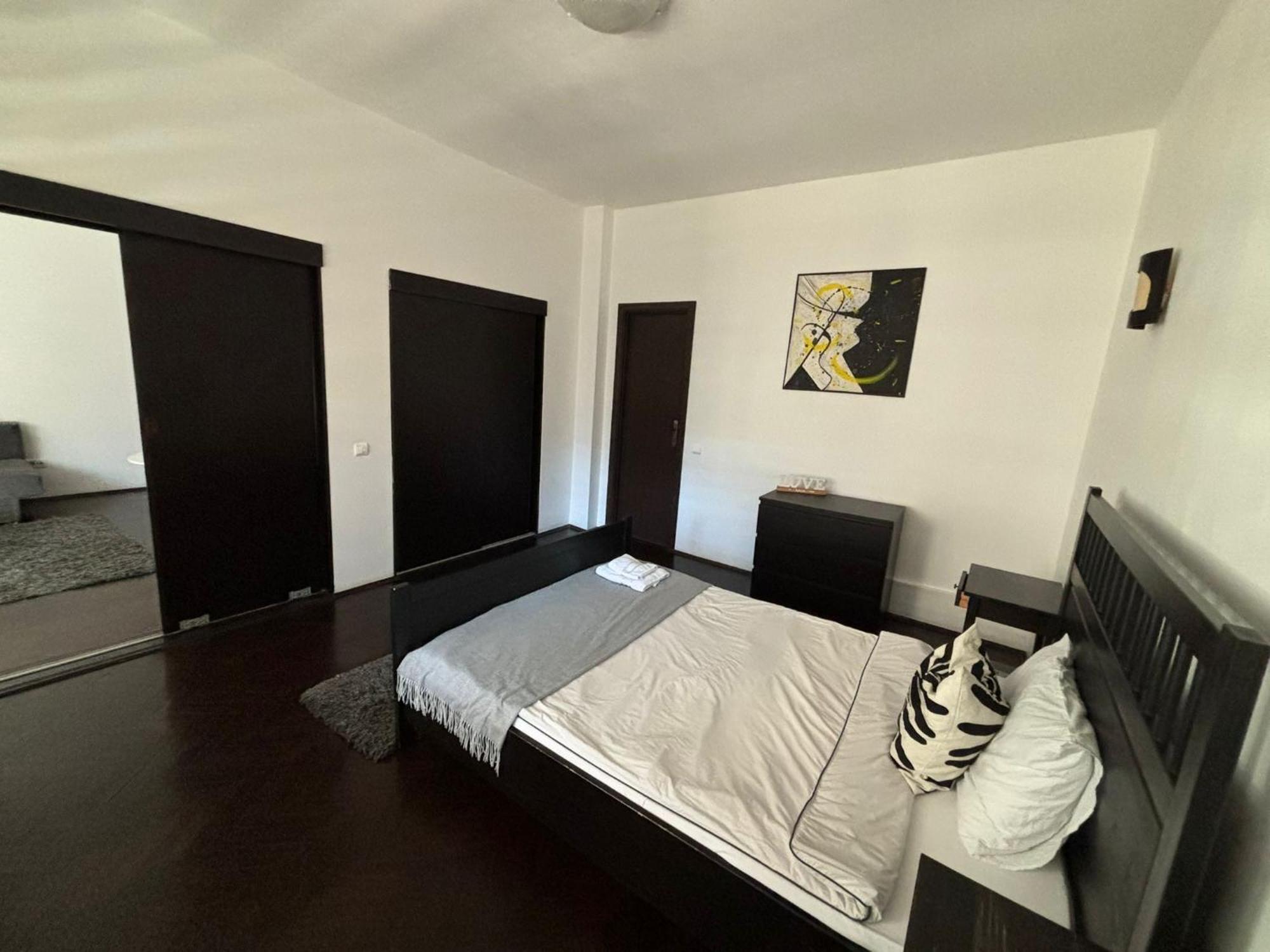 Conta Apartment Boekarest Buitenkant foto
