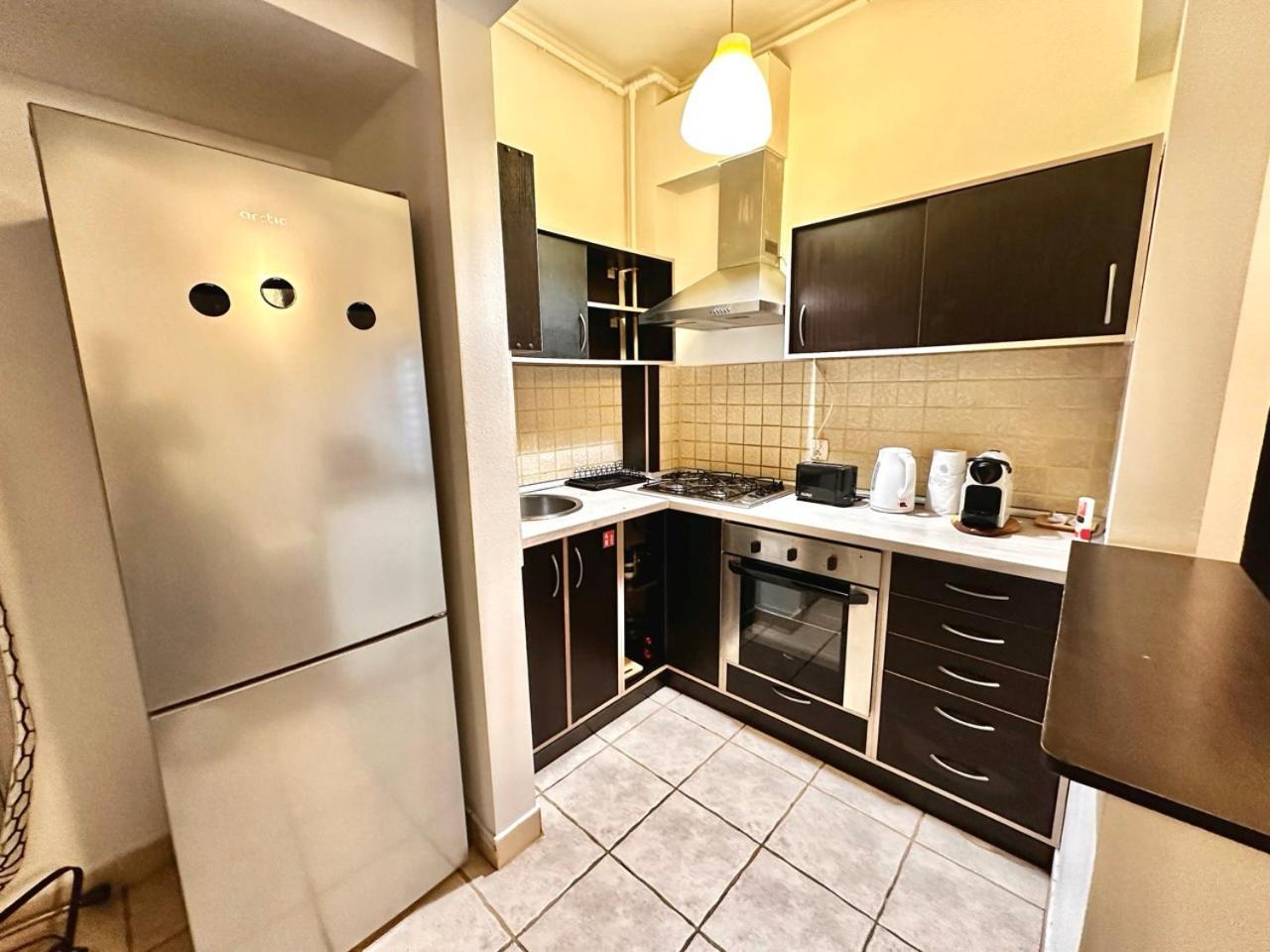 Conta Apartment Boekarest Buitenkant foto
