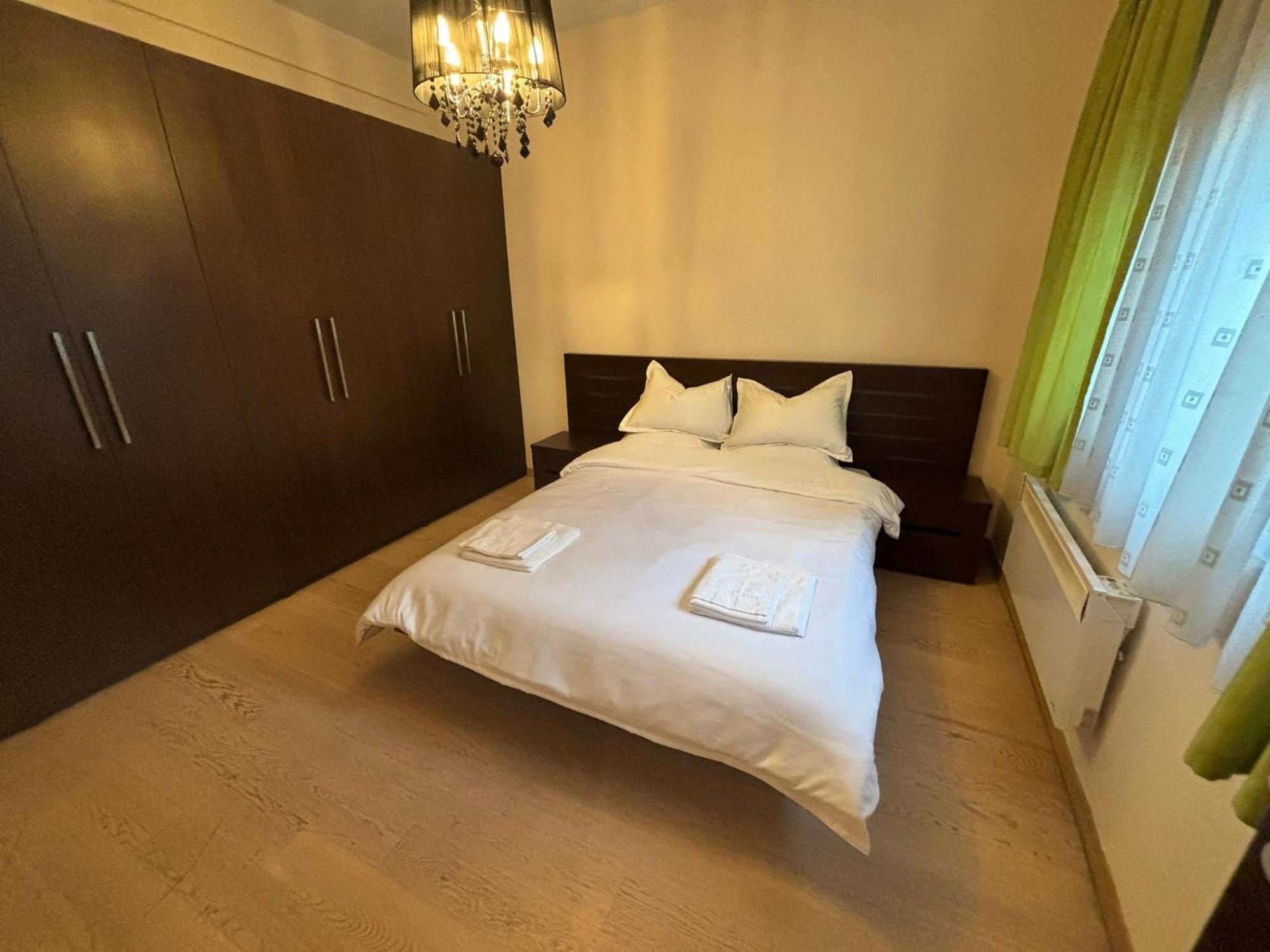 Conta Apartment Boekarest Buitenkant foto